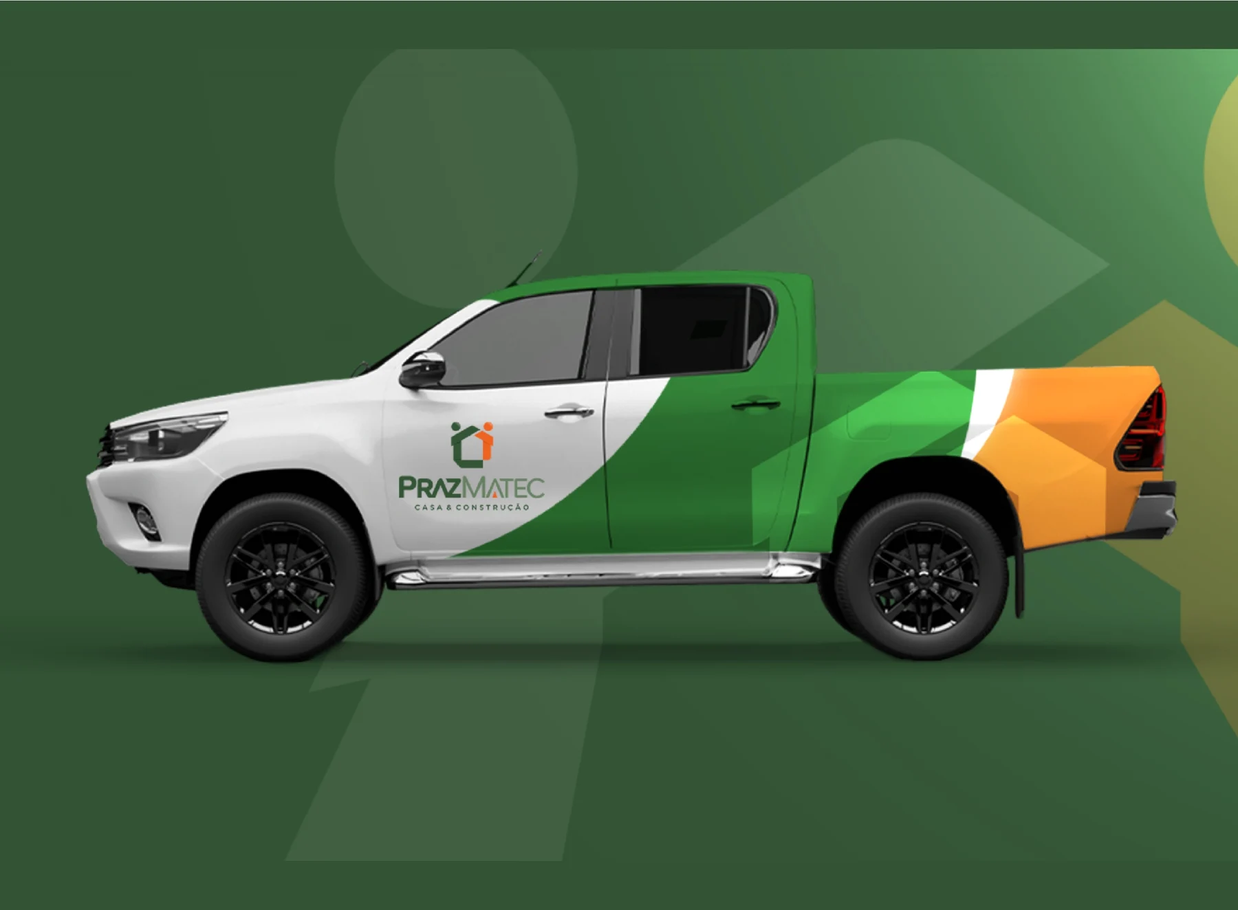 Aplicação Prazmatec em veículo branco, verde e laranja.